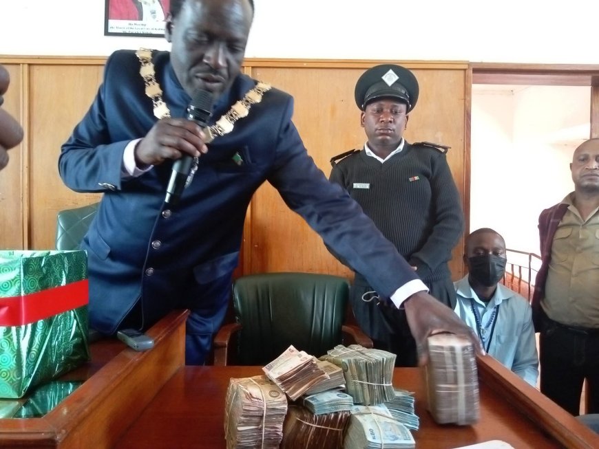 WHAT PROJECT WAS MADE OUT OF THE K143,000 PUBLIC DONATIONS?